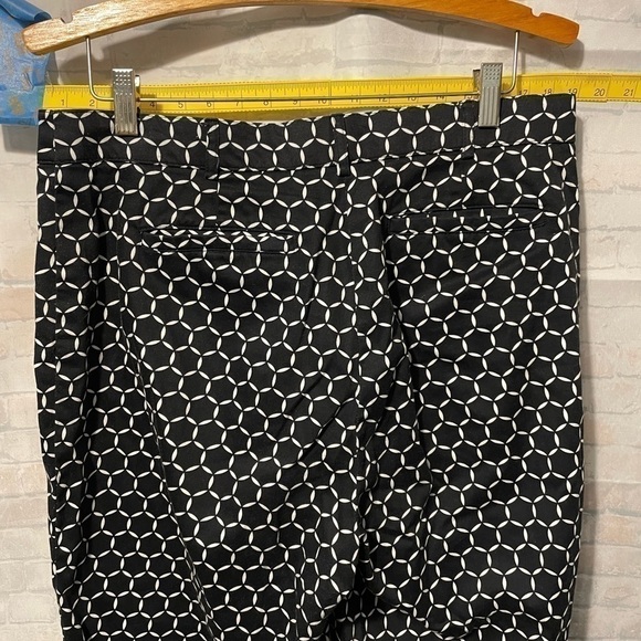 Counterparts Size 12 Cropped Pants. Cotten Polyester mix. Preowned, sold as is. - Picture 4 of 11